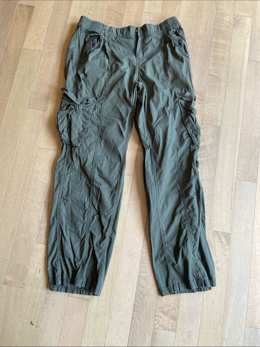 Divided Wide Leg Cargo Pants in Olive Green